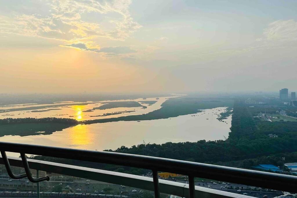 Cloud Stay@41St Floor Noida Zewnętrze zdjęcie